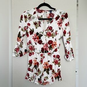 UK2LA rose print romper size S